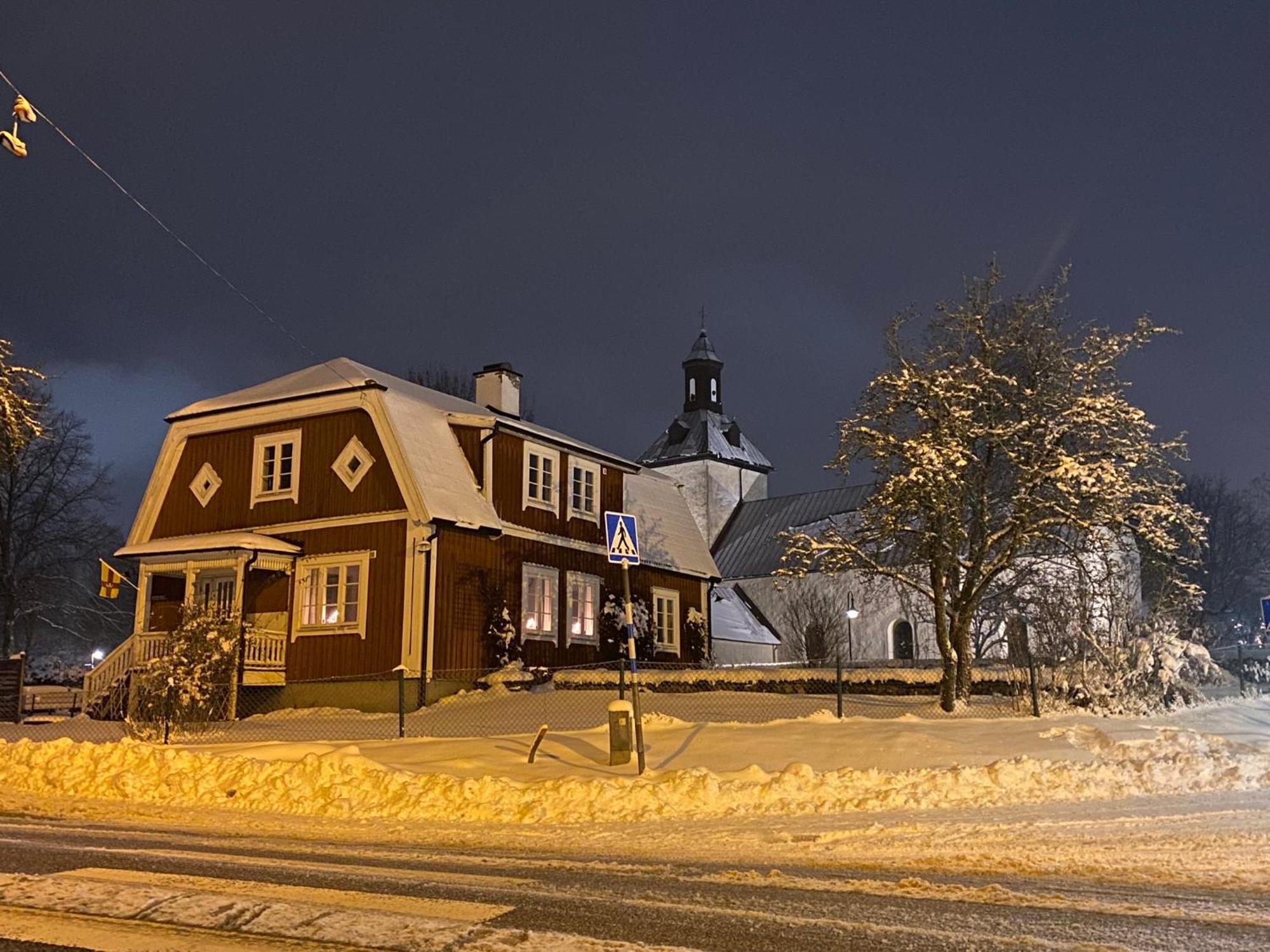 Hotel In Svalsaeter, Kallfors, Jaerna, Stockholm, 5 Min To Golf & 15 Min To Ytterjaerna Concerts Bagian luar foto