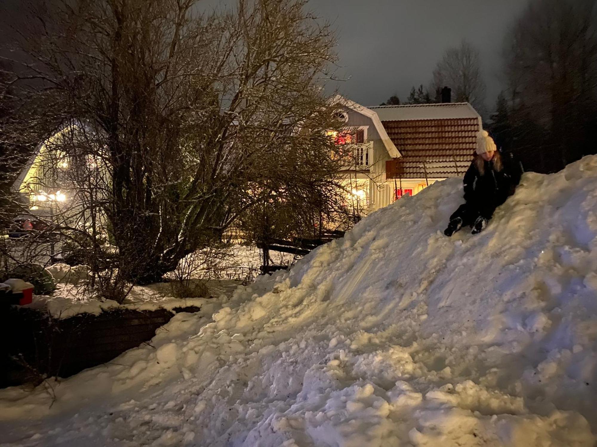 Hotel In Svalsaeter, Kallfors, Jaerna, Stockholm, 5 Min To Golf & 15 Min To Ytterjaerna Concerts Bagian luar foto